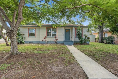 Villa ou maison à Saint Petersburg, Floride 3 chambres, 101.08 m2 № 2389212