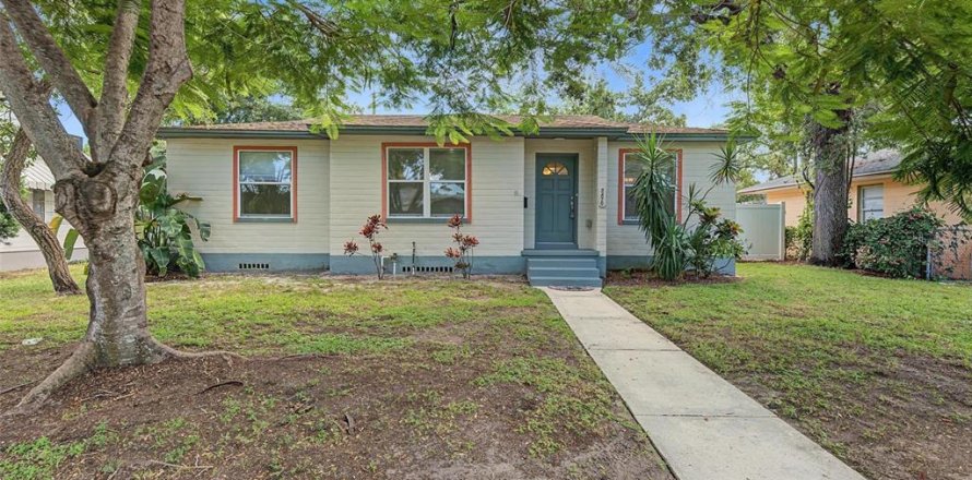 Villa ou maison à Saint Petersburg, Floride 3 chambres, 101.08 m2 № 2389212
