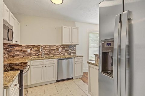 Villa ou maison à vendre à Saint Petersburg, Floride: 3 chambres, 101.08 m2 № 2389212 - photo 11