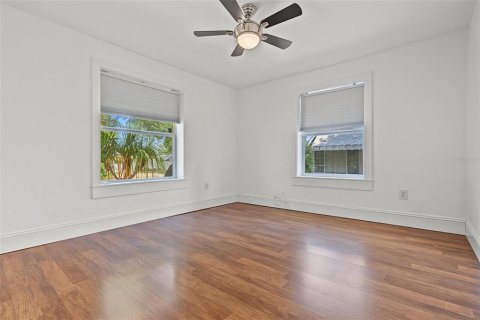 Villa ou maison à vendre à Saint Petersburg, Floride: 3 chambres, 101.08 m2 № 2389212 - photo 13