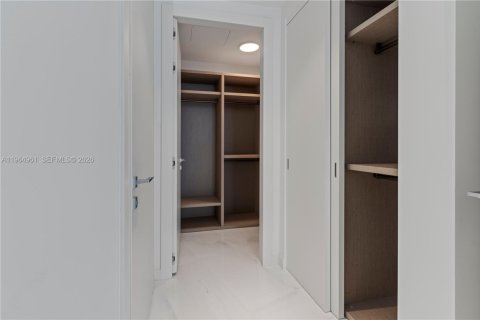 Condominio en alquiler en Miami, Florida, 2 dormitorios, 146.97 m2 № 2026451 - foto 19