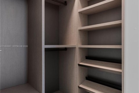 Condominio en alquiler en Miami, Florida, 2 dormitorios, 146.97 m2 № 2026451 - foto 18