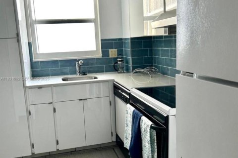 Copropriété à louer à Pompano Beach, Floride: 1 chambre, 70.61 m2 № 1993421 - photo 8