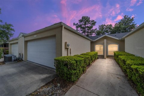 Condominio en venta en Alachua, Florida, 2 dormitorios, 121.79 m2 № 1775529 - foto 1