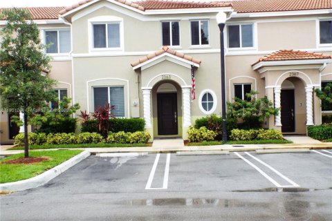 Купить таунхаус в Хомстед, Флорида 4 спальни, 127.65м2, № 1957009 - фото 1
