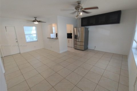 Apartamento en alquiler en Hollywood, Florida, 1 dormitorio, 53.51 m2 № 2026370 - foto 4
