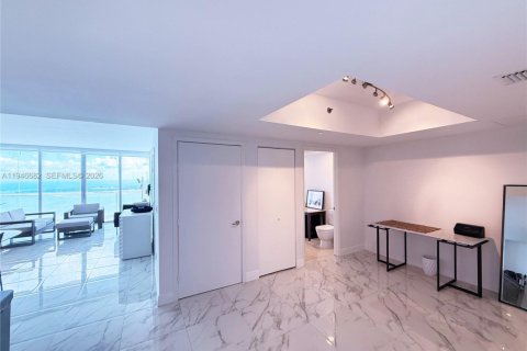 Condominio en venta en Miami, Florida, 2 dormitorios, 121.98 m2 № 2002898 - foto 3