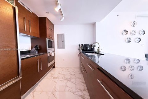 Condominio en venta en Miami, Florida, 2 dormitorios, 121.98 m2 № 2002898 - foto 7
