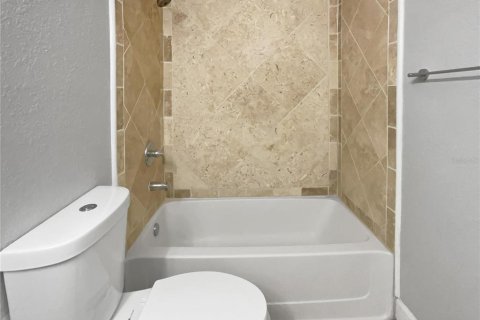 Condo in Tampa, Florida, 2 bedrooms  № 1732957 - photo 14