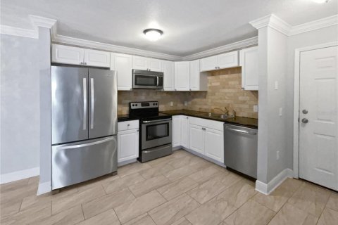 Condo in Tampa, Florida, 2 bedrooms  № 1732957 - photo 4