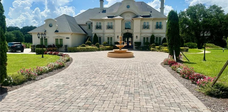 House in Winter Garden, Florida 6 bedrooms, 690.08 sq.m. № 1803072