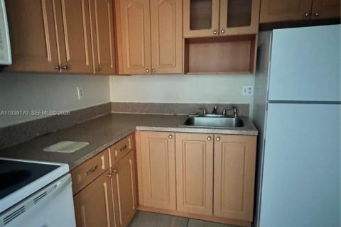 Copropriété à louer à Miami, Floride: 1 chambre, 70.61 m2 № 1996959 - photo 2