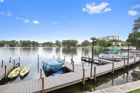 Condo à Maitland, Floride, 2 chambres  № 2408936