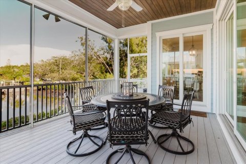 House in Tarpon Springs, Florida 3 bedrooms, 224.54 sq.m. № 1755220 - photo 28
