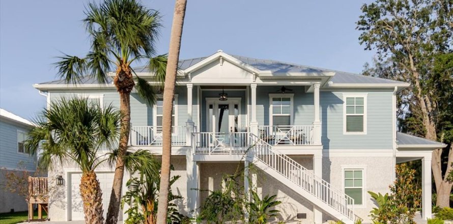 Villa ou maison à Tarpon Springs, Floride 3 chambres, 224.54 m2 № 1755220
