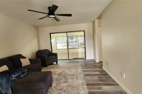 House in Lake Mary, Florida 3 bedrooms, 181.35 sq.m. № 2393516 - photo 7