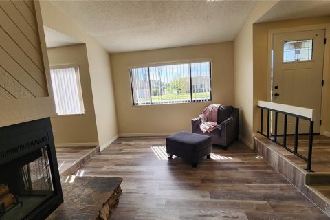 House in Lake Mary, Florida 3 bedrooms, 181.35 sq.m. № 2393516 - photo 9