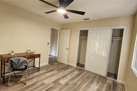 House in Lake Mary, Florida 3 bedrooms, 181.35 sq.m. № 2393516 - photo 12