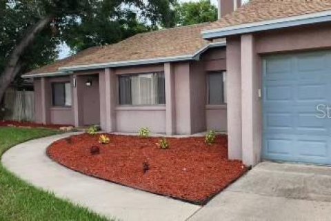 House in Lake Mary, Florida 3 bedrooms, 181.35 sq.m. № 2393516 - photo 2
