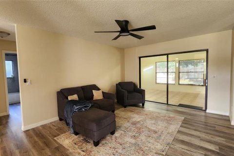 House in Lake Mary, Florida 3 bedrooms, 181.35 sq.m. № 2393516 - photo 8