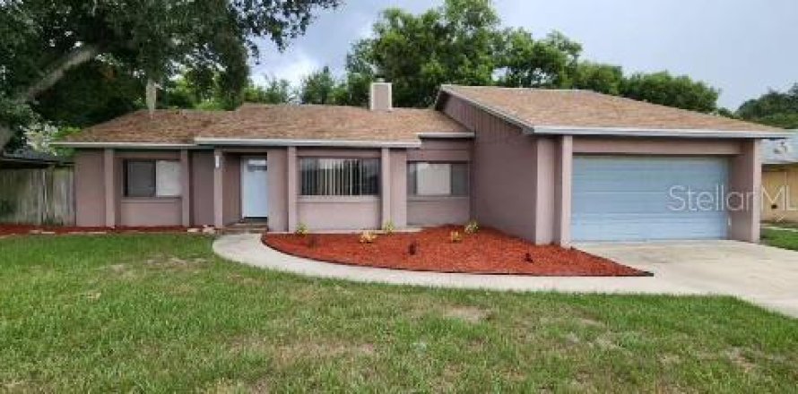 House in Lake Mary, Florida 3 bedrooms, 181.35 sq.m. № 2393516