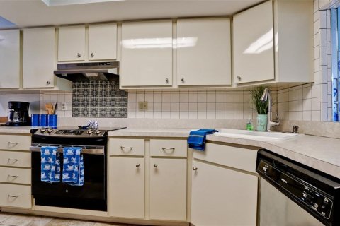 Condominio en venta en Holmes Beach, Florida, 2 dormitorios, 104.14 m2 № 1910619 - foto 16