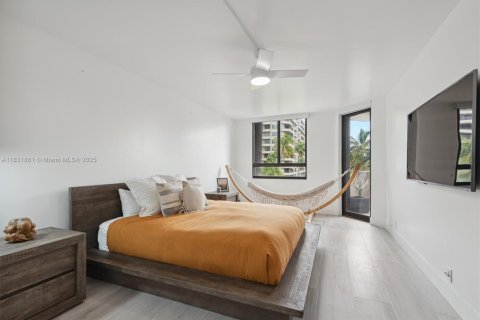 Condo in Key Biscayne, Florida, 2 bedrooms  № 1808976 - photo 5