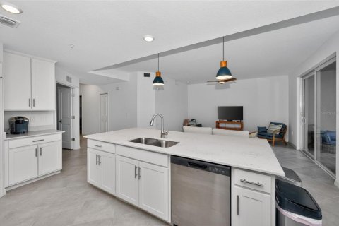 Condo in Venice, Florida, 2 bedrooms in WELLEN PARK № 2211769 - photo 17