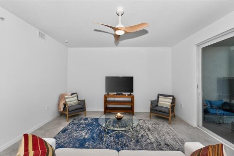 Condo in Venice, Florida, 2 bedrooms in WELLEN PARK № 2211769 - photo 10