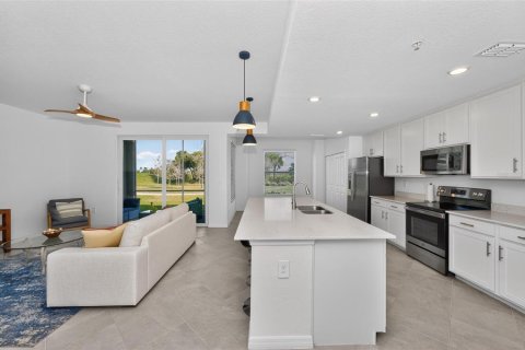 Condo in Venice, Florida, 2 bedrooms in WELLEN PARK № 2211769 - photo 11