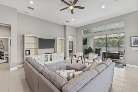House in Apollo Beach, Florida 4 bedrooms, 236.9 sq.m. № 1787938 - photo 10