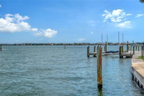 House in Sarasota, Florida 4 bedrooms, 424.01 sq.m. № 2094244 - photo 26