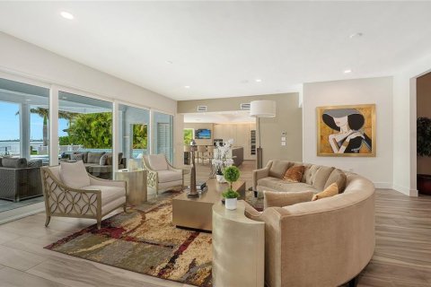 House in Sarasota, Florida 4 bedrooms, 424.01 sq.m. № 2094244 - photo 15
