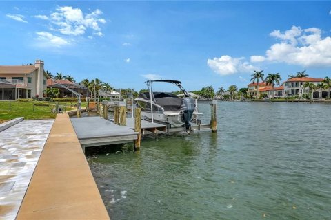 House in Sarasota, Florida 4 bedrooms, 424.01 sq.m. № 2094244 - photo 25