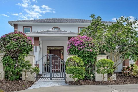 House in Sarasota, Florida 4 bedrooms, 424.01 sq.m. № 2094244 - photo 3