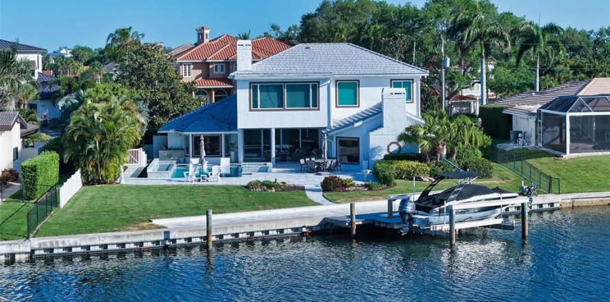 House in Sarasota, Florida 4 bedrooms, 424.01 sq.m. № 2094244
