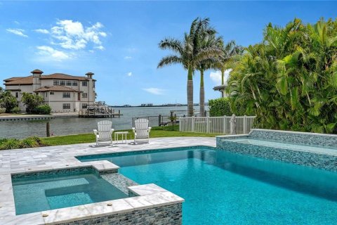 House in Sarasota, Florida 4 bedrooms, 424.01 sq.m. № 2094244 - photo 20