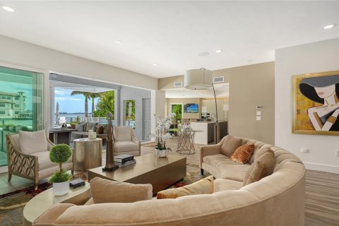 House in Sarasota, Florida 4 bedrooms, 424.01 sq.m. № 2094244 - photo 14