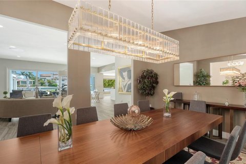 House in Sarasota, Florida 4 bedrooms, 424.01 sq.m. № 2094244 - photo 9