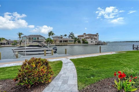 House in Sarasota, Florida 4 bedrooms, 424.01 sq.m. № 2094244 - photo 23