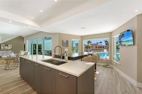 House in Sarasota, Florida 4 bedrooms, 424.01 sq.m. № 2094244 - photo 30