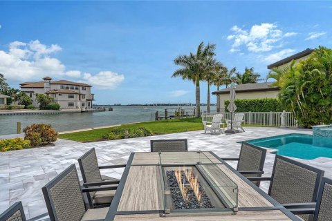 House in Sarasota, Florida 4 bedrooms, 424.01 sq.m. № 2094244 - photo 19