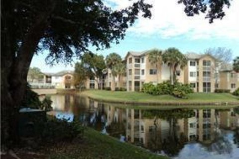 Condominio en Coral Springs, Florida, 1 dormitorio  № 2083824