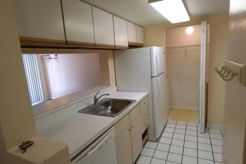Condominio en alquiler en Coral Springs, Florida, 1 dormitorio, 65.03 m2 № 2083824 - foto 8