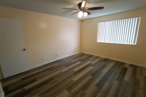 Condominio en alquiler en Coral Springs, Florida, 1 dormitorio, 65.03 m2 № 2083824 - foto 12