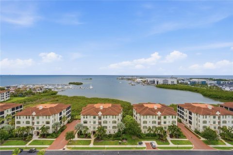 Condominio en venta en Tampa, Florida, 2 dormitorios, 217.76 m2 № 2142375 - foto 4