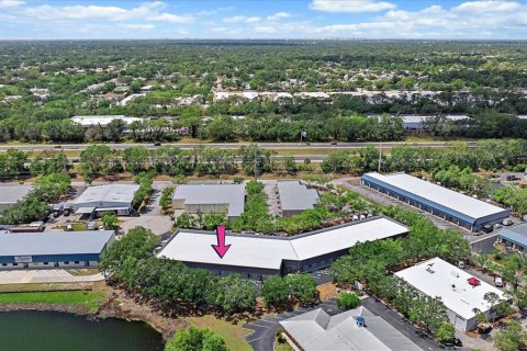Propiedad comercial en venta en Sarasota, Florida, 176.14 m2 № 1820590 - foto 9