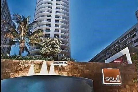 Condominio en venta en Sunny Isles Beach, Florida, 1 dormitorio, 62.43 m2 № 2434450 - foto 6