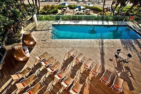 Condominio en venta en Sunny Isles Beach, Florida, 1 dormitorio, 62.43 m2 № 2434450 - foto 16