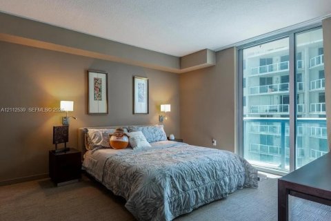 Condominio en venta en Sunny Isles Beach, Florida, 1 dormitorio, 62.43 m2 № 2434450 - foto 5
